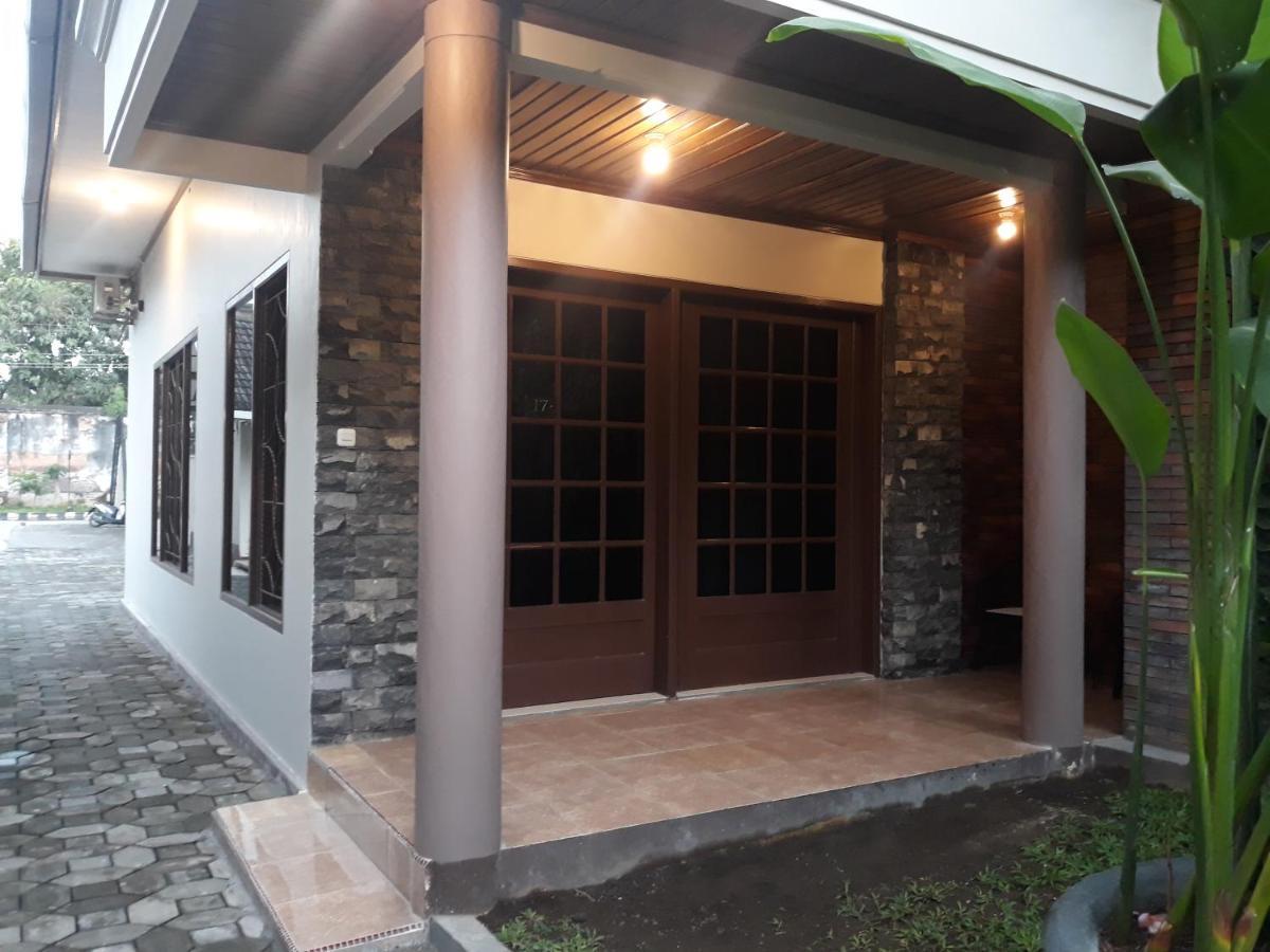 Alsalam Syariah Guesthouse Solo Exteriör bild
