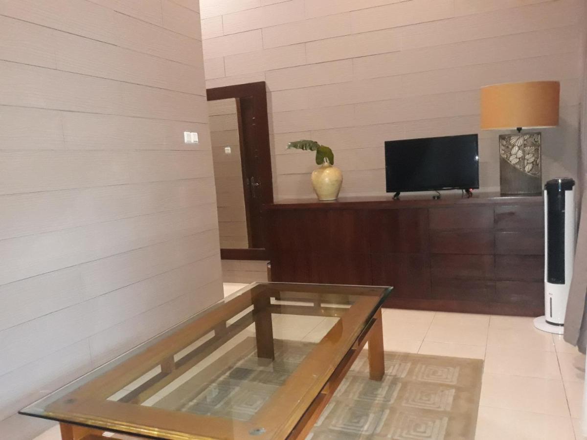 Alsalam Syariah Guesthouse Solo Exteriör bild