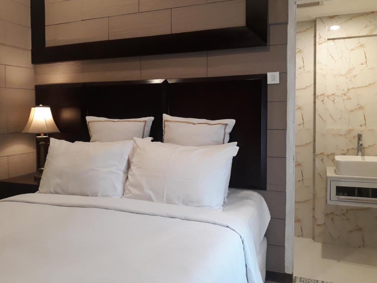 Alsalam Syariah Guesthouse Solo Exteriör bild