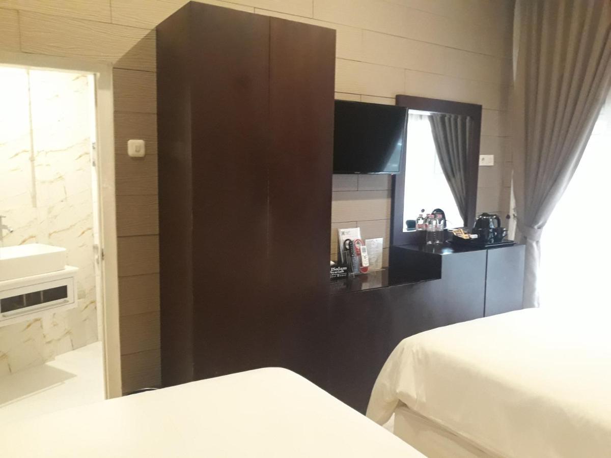 Alsalam Syariah Guesthouse Solo Exteriör bild
