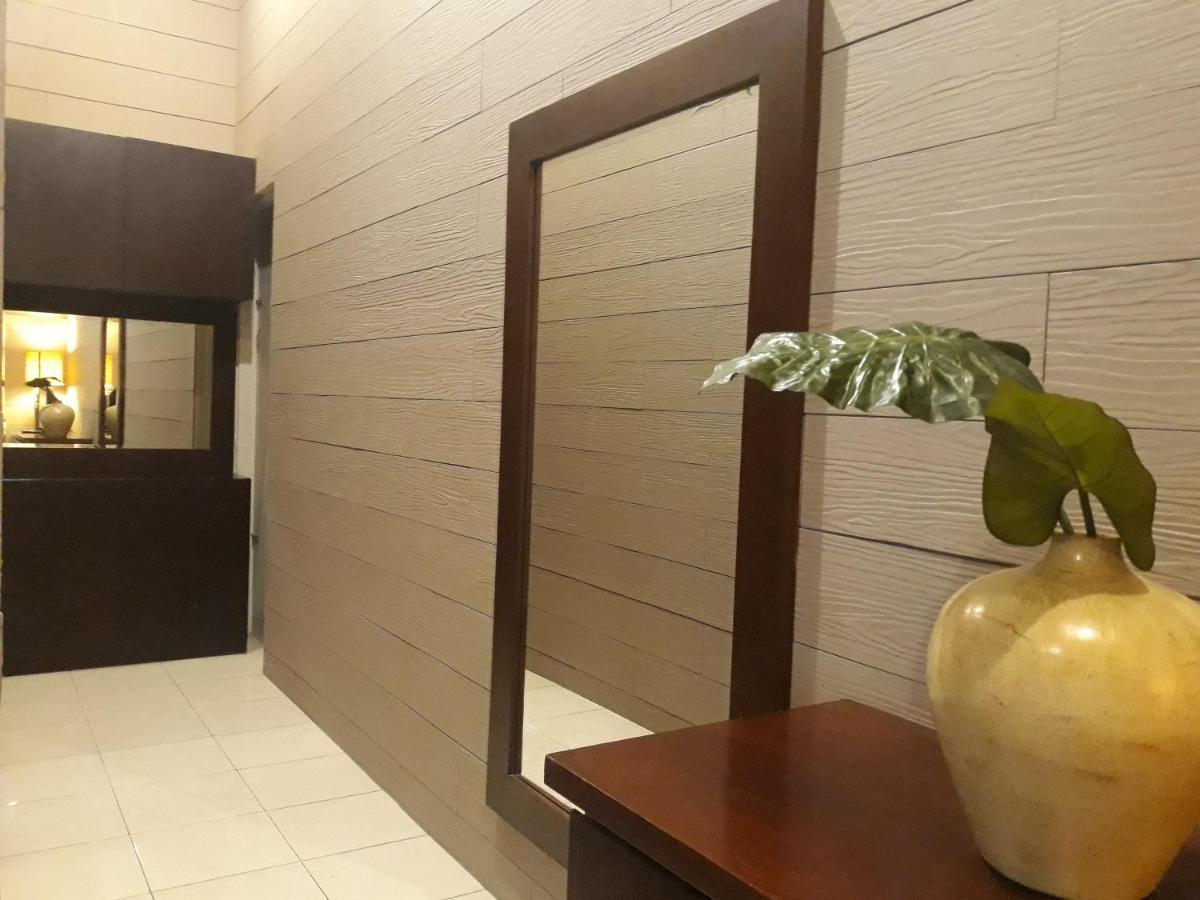 Alsalam Syariah Guesthouse Solo Exteriör bild