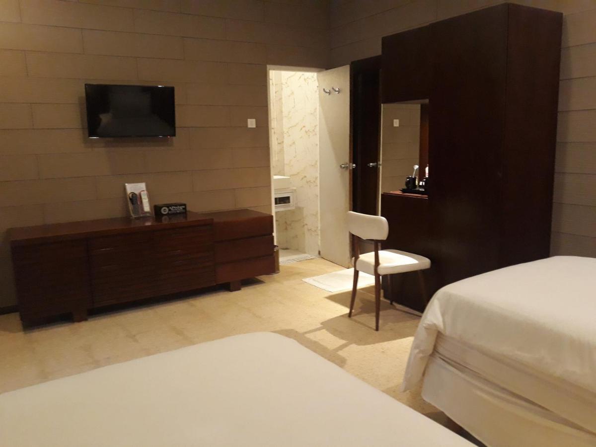 Alsalam Syariah Guesthouse Solo Exteriör bild