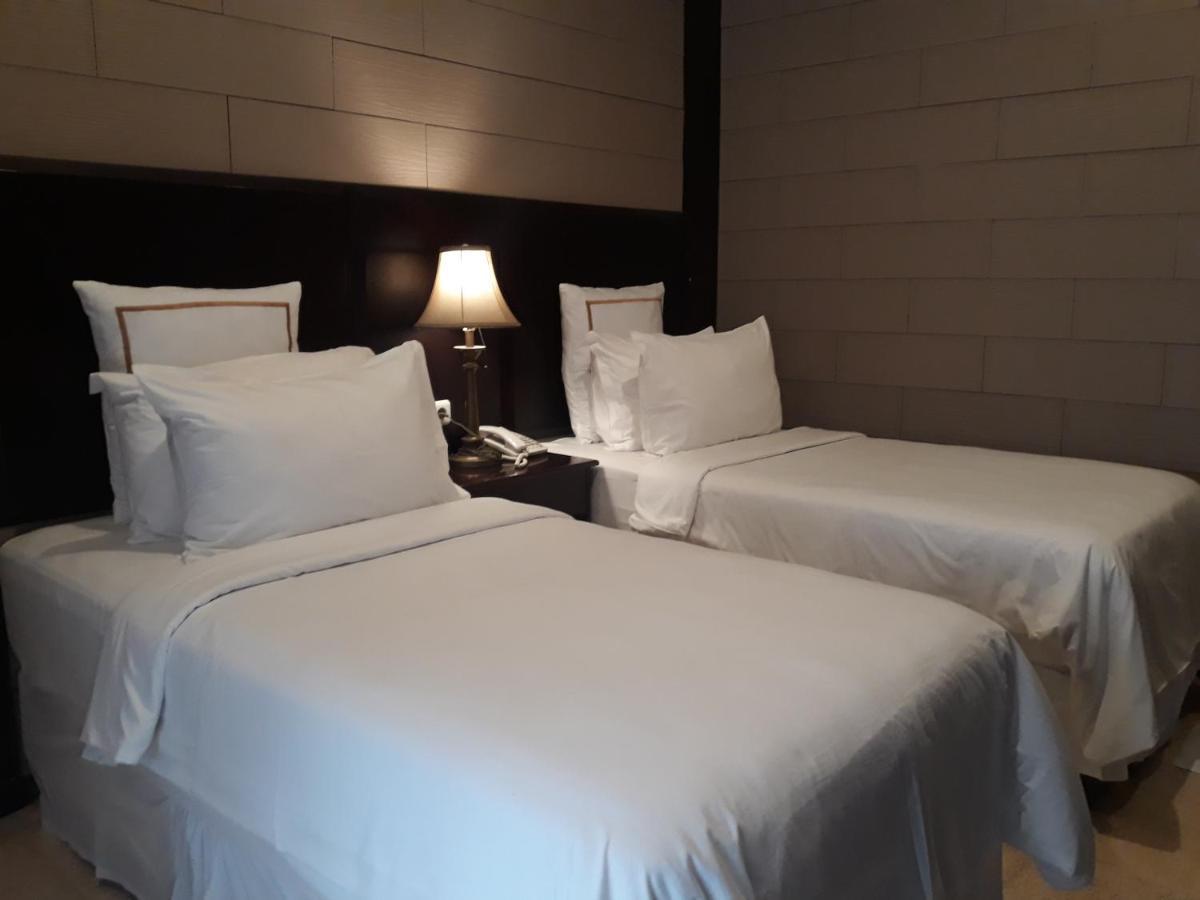 Alsalam Syariah Guesthouse Solo Exteriör bild