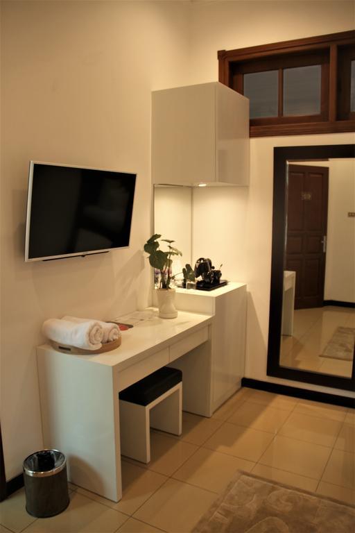 Alsalam Syariah Guesthouse Solo Exteriör bild