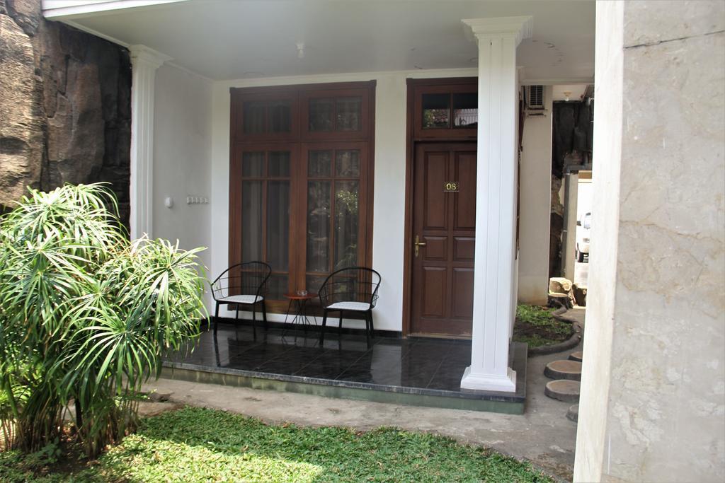 Alsalam Syariah Guesthouse Solo Exteriör bild
