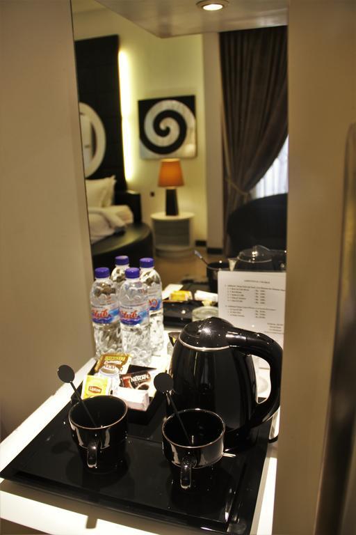 Alsalam Syariah Guesthouse Solo Exteriör bild